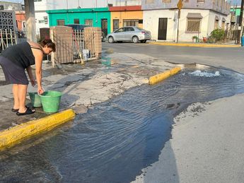 Fuga de agua en la colonia Vidriera. | Mayte Villasana