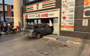 El conductor de la camioneta se empezó a sentir mal y perdió el conocimiento momentáneamente. | Fabricio Gallegos
