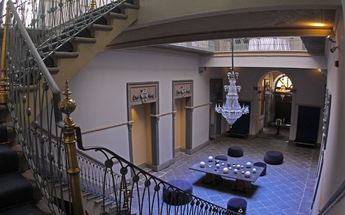 Sala de estar del Hotel Palacio Julio, inmueble rescatado por René Nieto / Melanie Torres