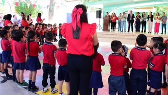 Arranque del programa bilingüe en la colonia Santa Rosa; la SEED integrará al proyecto a los colegios particulares Franceses de La Laguna.