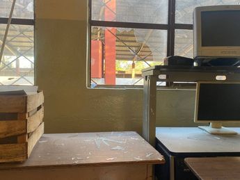 Secundaria es blanco de robos en Monterrey / Frida Rodriguez
