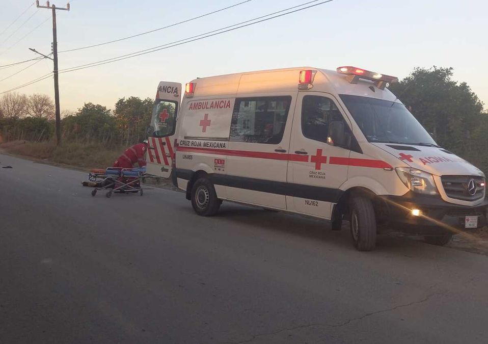 Automovilista arrolla ciclista en carretera de Linares. / Cortesía