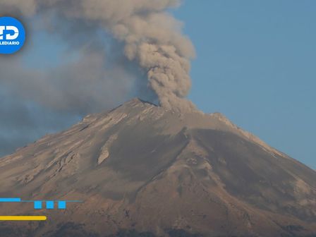 Durante la madrugada y amanecer se observó emisión continua de vapor de agua, gases volcánicos y ligeras cantidades de ceniza / Agencia Cuartoscuro