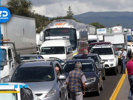 En la autopista México-Puebla se realizan trabajos de mantenimiento del km 17 al 30 en Edomex/CdMx | Es Imagen