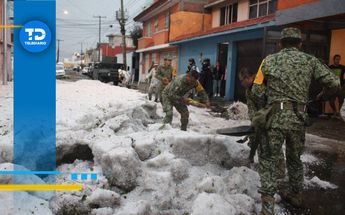 Militares retiran granizo de las calles de Puebla tras la granizada del 24 de mayo | Agencia Es Imagen