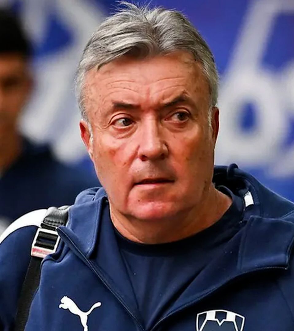 Noriega no está de acuerdo con comparación de Torrent entre proyecto actual de Rayados y Manchester United. Futbol al día, 18 de febrero de 2026