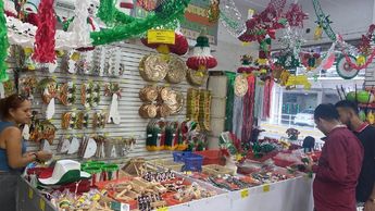 Comercios de Monterrey ofrecen diferentes artículos para las fiestas mexicanas