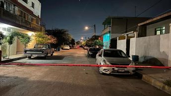 Matan a balazos a joven afuera de casa en Santa Catarina; agresores lo persiguieron