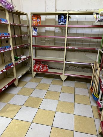 Anaqueles en comercios de Chiapas. (Jorge Marínez)