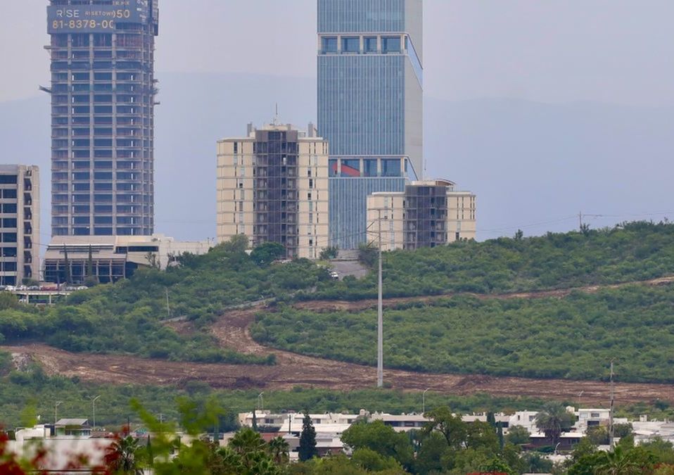 Las obras de la interconexión vial San Pedro y Monterrey van avanzando conforme al programa | Roberto Alanís