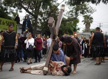 Viacrucis de Santa María Goretti. | Jorge López