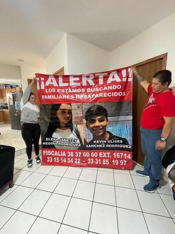 Padres de los jóvenes piden ayuda y convocan a una marcha