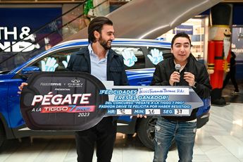 Fernando Thomae recibe camioneta tras ganar reto en Monterrey | Cortesía Fashion Drive