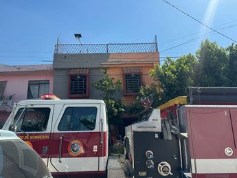 Un hombre de 64 años, fue trasladado por paramédicos al Hospital Tierra y Libertad. | Marcela Cuevas