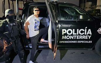 El hombre fue detenido en el cruce de las calles Juan Méndez y Ruperto Martínez, en el Centro de Monterrey. | Cortesía