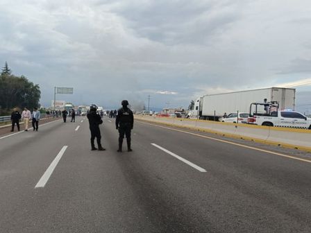 La autopista México-Puebla suele registrar cierres por manifestaciones o accidentes / Es Imagen