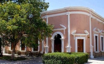 Edificación de la Casa de la Cultura.