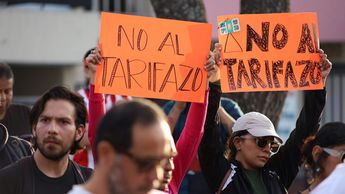 Ciudadanos de Guadalajara marchando en protesta contra el tarifazo en Jalisco | Michelle Vázquez
