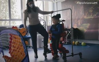 Aprueban uso de primer exoesqueleto pediátrico para niños con parálisis