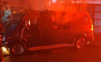 Camioneta incendiada en la colonia Circunvalación | Telediario