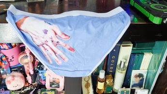 Letz comparte detalles como la mano de Yungkook de BTS en ropa interior. / Ángel Martínez