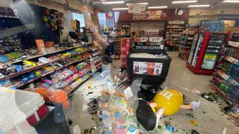 Choque en Oxxo de Cumbres