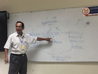 El maestro José Luis Esquivel dio cátedra por décadas en la Universidad Autónoma de Nuevo León. | Foto: Cortesía