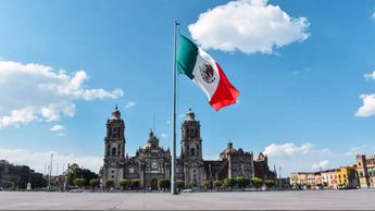 Por qué quieren cambiar el nombre del Zócalo CdMx