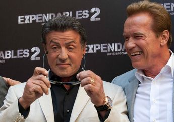 Sylvester Stallone y Arnold Schwarzenegger promocionan la película The Expendable 2 en París. | Jacques Brinon (AP)