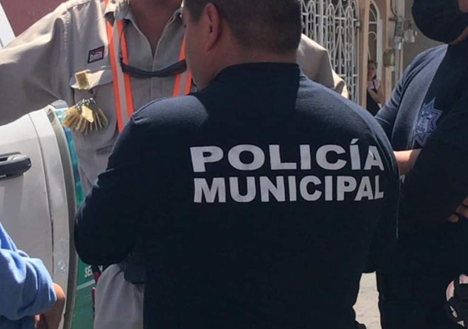 Trabajador de CFE mata a perrito en Puebla / Jesús Zavala