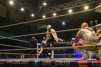 Función de lucha libre en la Arena Puebla / Andrés Lobato