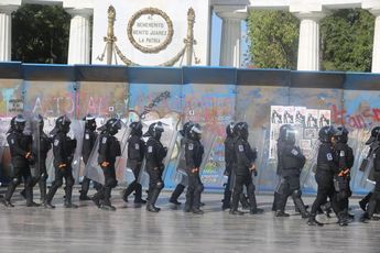 Cuerpo de Ateneas presentes en la marcha del 25N./ (Jorge Carballo)