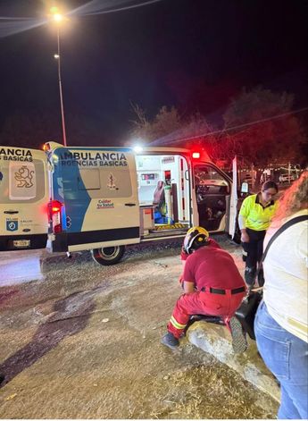 Cuerpos de auxilio del Gobierno de Nuevo León atendieron a las personas lesionadas. | Cortesía