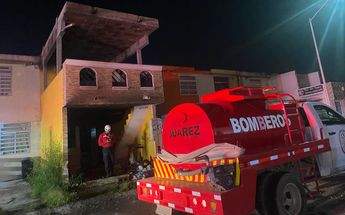 Los vecinos trataron de salvar a la familia en Juárez. | Especial