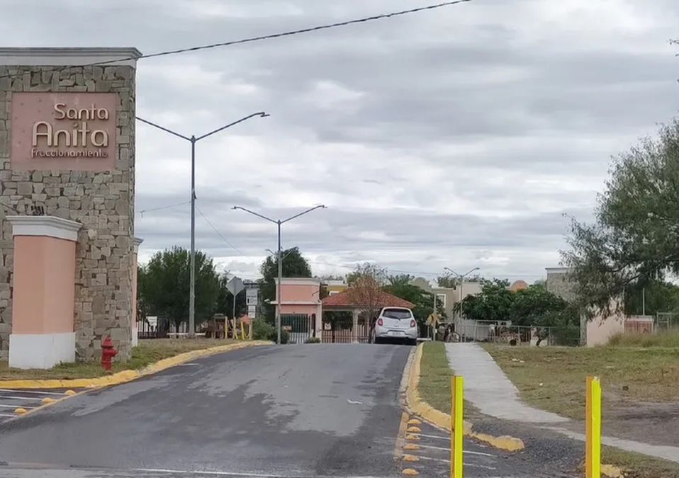 Muere hombre tras ser atacado a balazos dentro de su casa en Apodaca