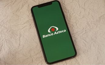 Banco Azteca reporta fallas en su servicio / Shutterstock
