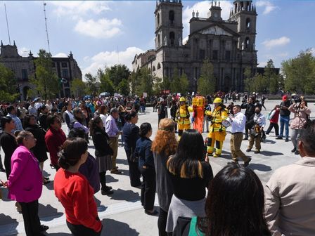 Las plazas abiertas al aire libre ayudan a albergar a la ciudadanía ante un sismo | Cuartoscuro