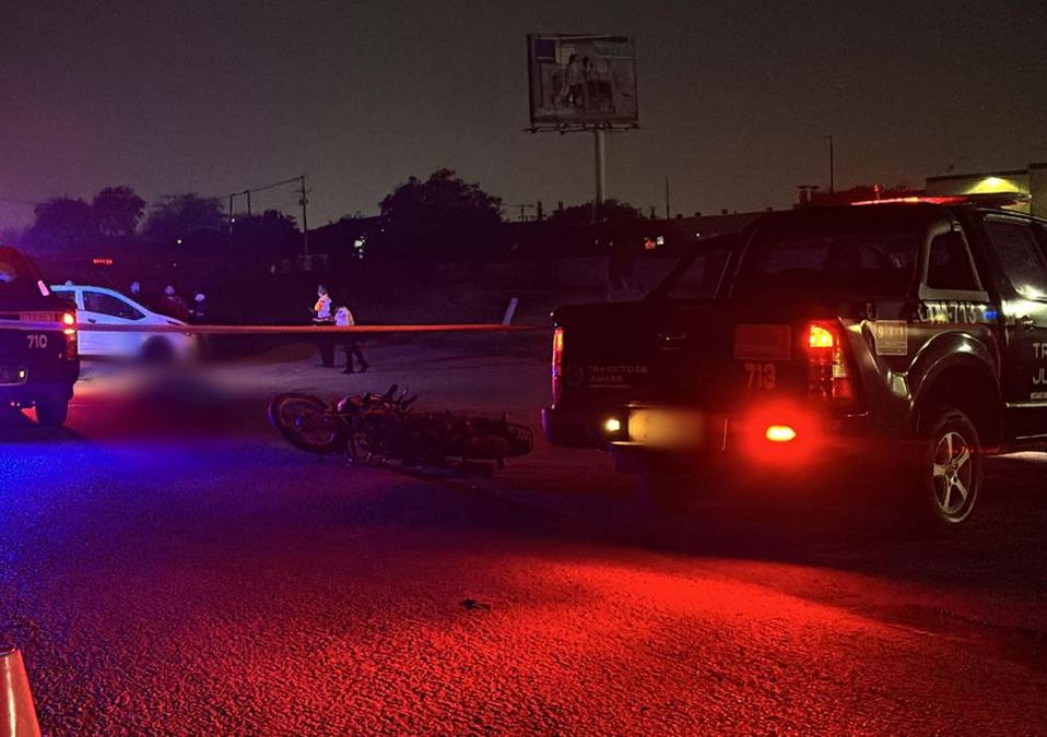 El fallecido en el accidente vial en Juárez no fue identificado por las autoridades, pero se estima que tenía unos 50 años de edad. | Ángel Mercado