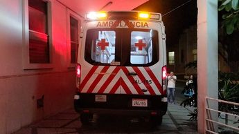 Paramédicos de la Cruz Roja del Parque Morelos atendieron la emergencia. | Javier León
