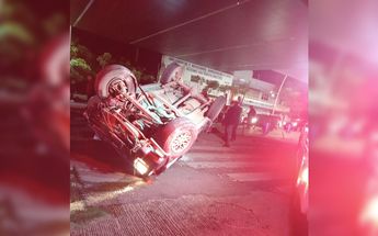 Así quedó una de las camionetas involucradas en el accidente / Juan Carlos Munguía
