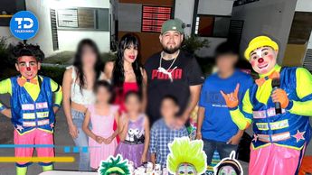 La pareja regiomontana disfrutó de la fiesta infantil con el show de “Checolin y su reino de payasos oficial” en Monterrey. | Especial