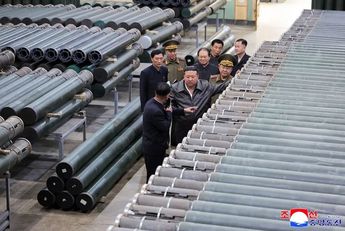 Kim Jong-un supervisa labores en fábrica de munición en Corea del Norte. | Foto: KCNA