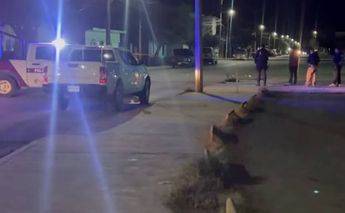 Las autoridades mantuvieron bajo resguardo el inmueble donde ocurrió el ataque en Linares. | Cortesía