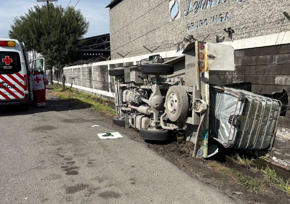 En el sitio presuntamente la conductora dormitó y perdió el control del vehículo. | Ángel Mercado