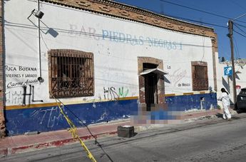 Transeúntes observaron al hombre inmóvil y solicitaron el apoyo de los cuerpos de emergencia.| Kevin Carranza