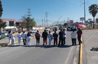 Los trabajadores refieren que les habían advertido que de no cumplir 10 consultas diarias, no les pagarían.| Maru Alvarado