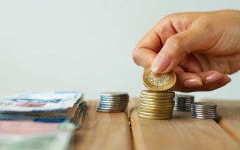 Cómo ahorrar dinero en 2023 / Freepik