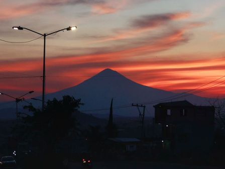 El semáforo de alerta volcánica del Popocatépetl está en Amarillo Fase 2 HOY 7 de mayo 2025 / Andrés Lobato