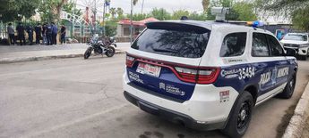 Los oficiales se trasladaron de inmediato hasta la Avenida Juárez, justo a la altura de las canchas de básquetbol