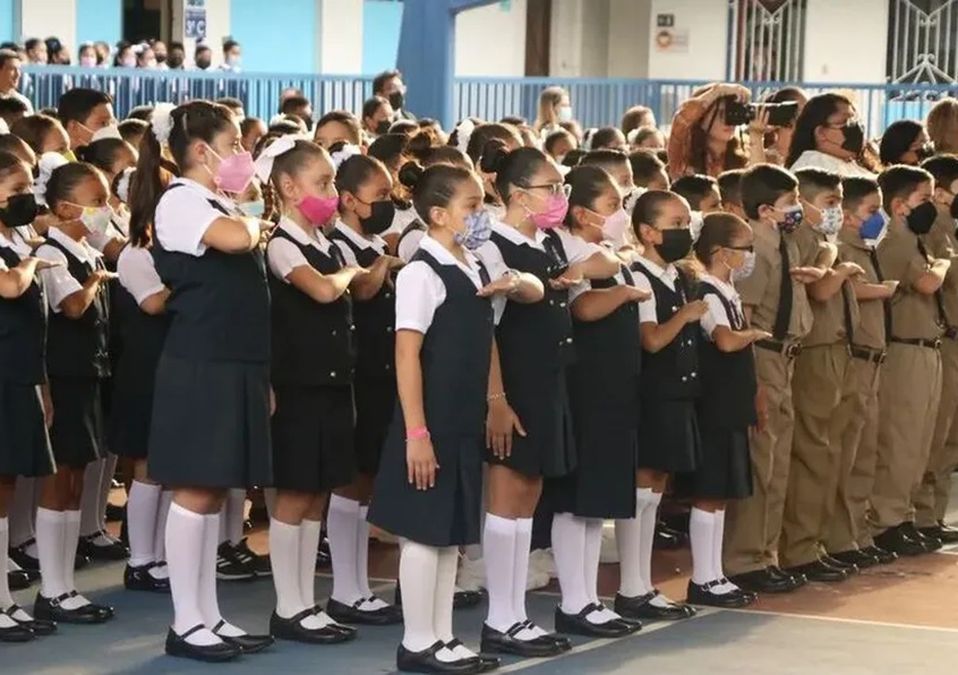Regresarán el lunes más de un millón de estudiantes a clases en NL